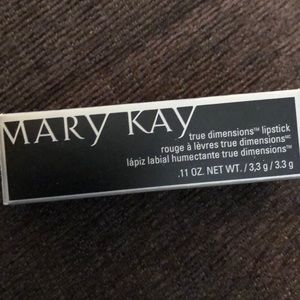 True dimensions lipstick